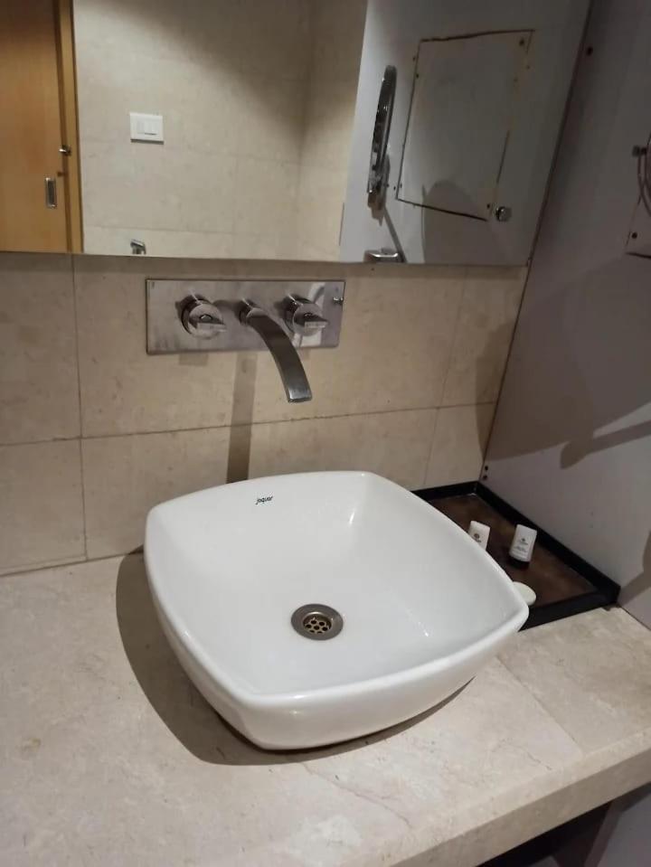 Hotel The Ventus By Grd Suites Near Delhi Airport